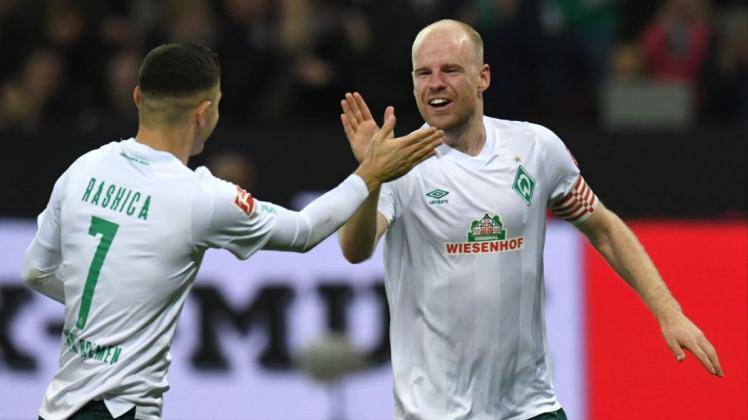 Möchten an diesem Samstag einen Heimsieg über den SC Freiburg bejubeln: die Werder-Profis Milot Rashica (links) und Davy Klaassen. Das dk hat 2x2 Sitzplatzkarten für die Partie im Weserstadion verlost. Foto: Eibner/imago images Möchten an diesem Samstag einen Heimsieg über den SC Freiburg bejubeln: die Werder-Profis Milot Rashica (links) und Davy Klaassen. Das dk hat 2x2 Sitzplatzkarten für die Partie im Weserstadion verlost. Foto: Eibner/imago images