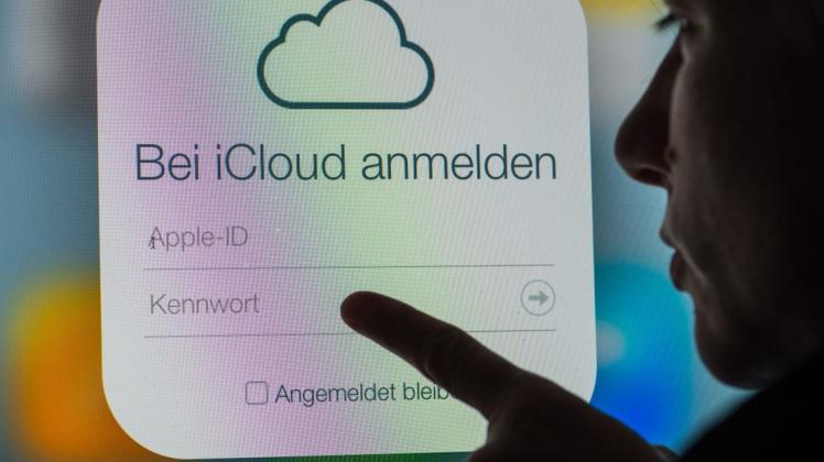 Urteil: Apple muss Erben Zugang zu Apple-Dienst iCloud gewähren Eine Frau betrachtet die Internetseite des Online-Speicherdienstes iCloud von Apple. Künftig soll es auch eine große europäische Daten-Cloud geben. Foto: Armin Weigel/dpa +++ dpa-Bildfunk +++ | Verwendung weltweit