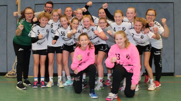 Geschafft: Das C-Jugend-Team der HSG Hude/Falkenburg bejubelte den Einzug in die Oberliga. Foto: Hagen Seidel/HSG