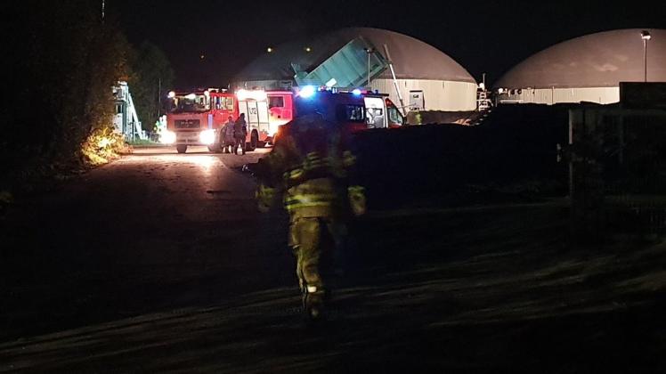 Brand Meppen Die Feuerwehr Meppen musste am frühen Mittwochabend zu einem Brand in einem Blockheizkraftwerk ausrücken. Foto: David Romey