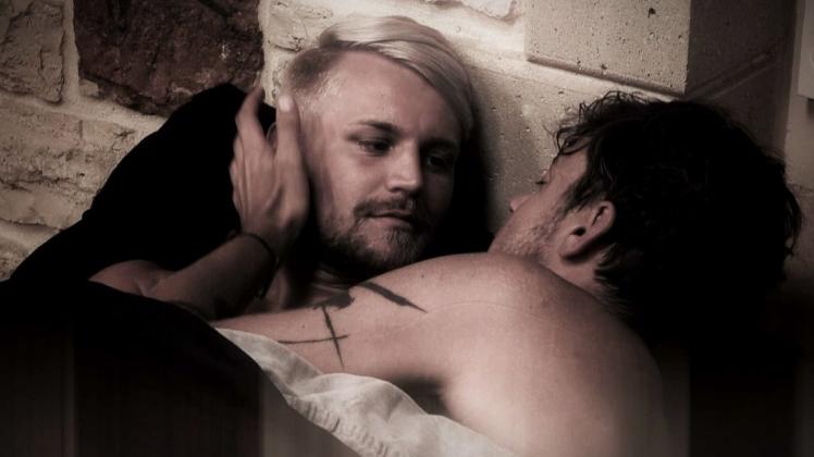 Dominic und Aaron bauen Stress ab: "Prince Charming". Foto: TVNOW