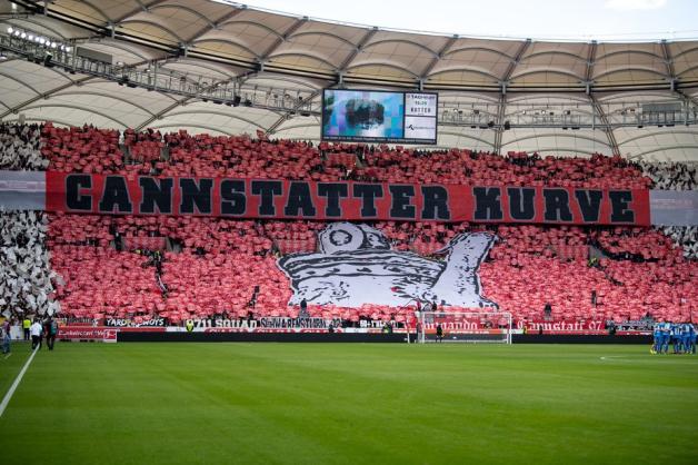 Die Stuttgarter Fans in der Mercedes-Benz Arena. Foto: dpa/Fabian Sommer