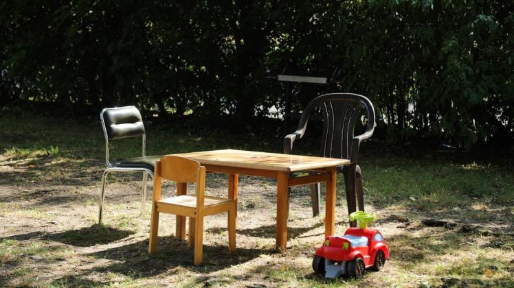Generationengerecht soll das Quartier Haste/Dodesheide/Sonnenhügel werden. Diese Tisch-Stuhl-Kombi in der Dodesheide macht schon mal den Anfang. Foto: Michael Gründel