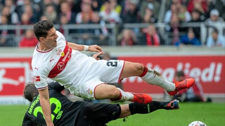 Die 2. Liga startet mit dem Duell der beiden Absteiger: VfB Stuttgart gegen Hannover 96. 