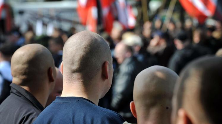 Rechtsextremisten in Deutschland legen Listen mit Namen ihrer politischen Gegner an. Um den Umgang mit diesen sogenannten Feindeslisten ist eine Debatte entbrannt. Foto: Bernd Thissen/dpa