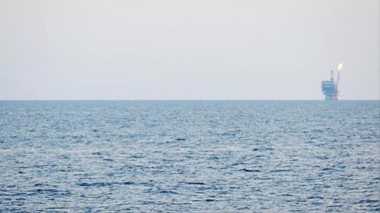 Verlassenes Schlauchboot im Mittelmeer. 