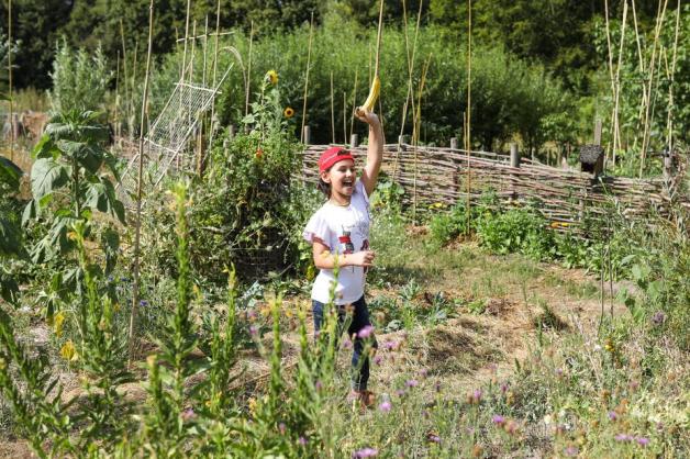 Sirin hat eine Banane gefunden. Foto: Michael Gründel Sirin hat eine Banane gefunden. Foto: Michael Gründel
