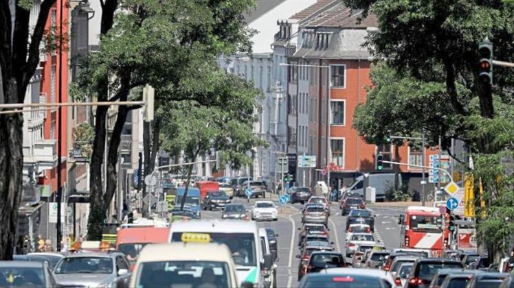Vorläufig ohne Fahrverbot: Die Wilhelmstraße in der Aachener Innenstadt. Foto: Oliver Berg