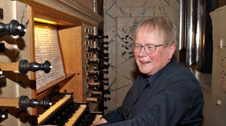 Die Mitbegründerin der sommerlichen Orgelkonzerte in Melle, Wiltrud Fuchs, gastierte an der Vater-Orgel in der Petrikirche. Foto: Conny Rutsch