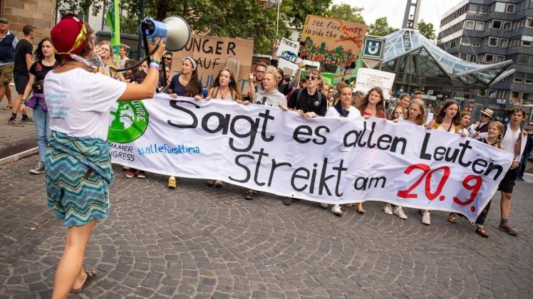 "Fridays for Future" ruft zum Generalstreik auf, aber reicht das, um in Zukunft zu bestehen? Foto: Marius Becker/dpa
