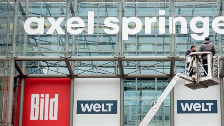 Zum Medienhaus Axel Springer gehören unter anderem „Bild“, „Die Welt“ und die „BZ“. Der US-Finanzinvestor KKR hat für den Einstieg bei Axel Springer eine wesentliche Hürde genommen. 