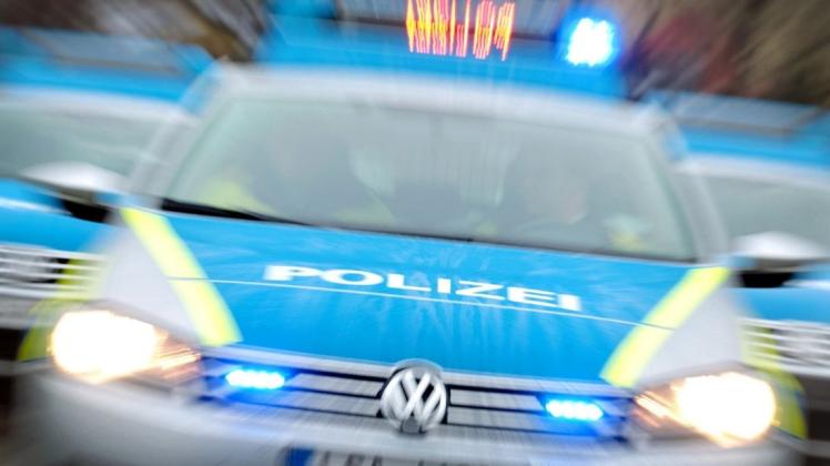 In Bremen haben unbekannte auf die Wohnung eines 81-jährigen Ehepaars geschossen. Die Mordkommission ermittelt. Symbolfoto: dpa