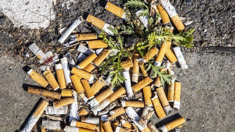 Die Inhaltsstoffe weggeworfener Zigarettenfilter sind Gift für die Umwelt.