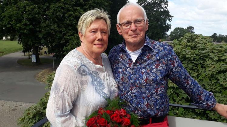 Sigrid und Horst Dieter Hoyer sind am Donnerstag seit genau 50 Jahren verheiratet. Foto: Birgit Stamerjohanns