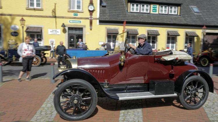 Schnell wie ein Torpedo? Naja, nicht ganz. Der Opel Torpedo stammt aus dem Jahr 1914.  Foto: Jörn Martens