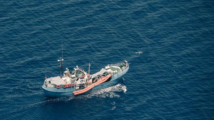 Das inzwischen von der Staatsanwaltschaft Trapani beschlagnahmte Rettungsboot Iuventa der deutschen Hilfsorganisation NGO Jugend. Foto: imago stock&people/Johannes Moths/Hotspot-Foto