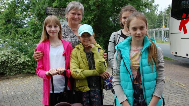 Fühlten sich vor einigen Jahren bei ihrer Gastmutter Mechthild Weber in Melle ebenfalls wohl: Angelina, Nastja, Masha und Dasha aus der Gomel-Region. 