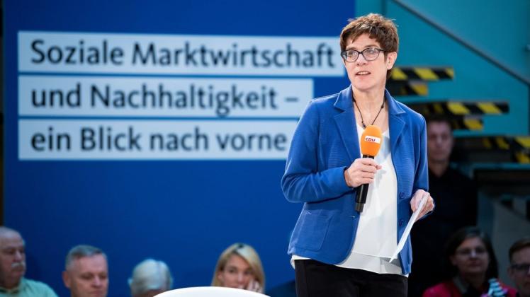 Annegret Kramp-Karrenbauer, Vorsitzende der CDU, hat an den Mittelstand appelliert, stärker in KI zu investieren. Foto: dpa