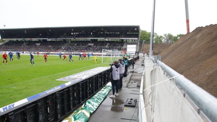 Eine Baustelle beim Karlsruher SC ist das Wildparkstadion – aber es ist nicht das einzige, woran der Aufsteiger arbeiten muss, um die Klasse zu halten. 