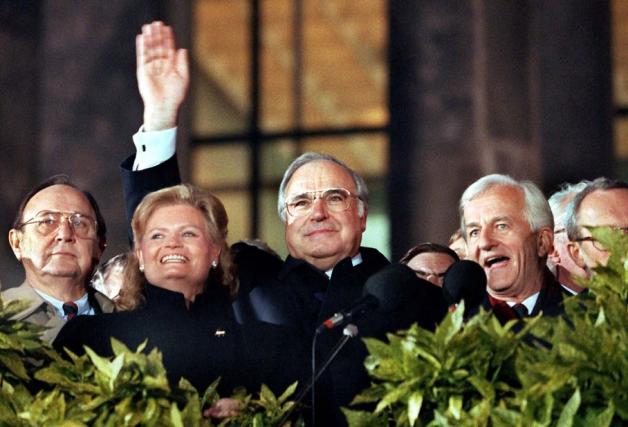 3. Oktober 1990: die Wiedervereinigung wird gefeiert. Kennen Sie noch alle Gesichter? Foto: ZDF/Wolfgang Kumm