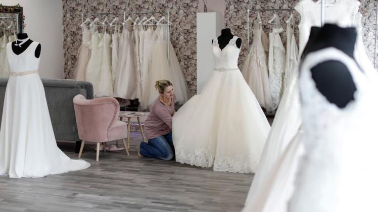 Osnabrück kann sich über ein neues Brautmodengeschäft freuen: Seit Anfang Juli hat "White Emotions" an der Osningstraße geöffnet. Foto: David Ebener