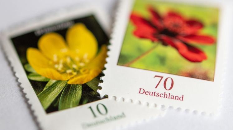 Seit diesem Juli kostet das Versenden eines Standardbriefs in Deutschland 80 Cent. Foto: dpa/Fabian Sommer