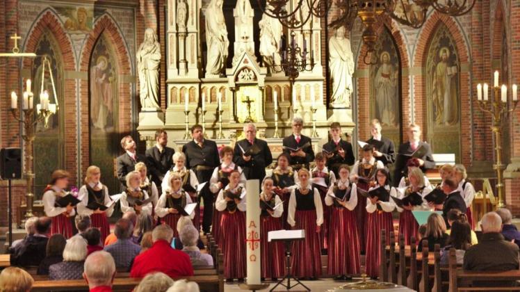In der Papenburger Antoniuskirche gab der Chor Vanema ein Konzert ohne das Meppener Vocalensemble. 
