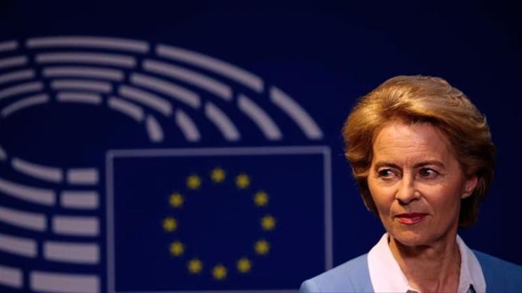 Mit neuen Zusagen hat Ursula von der Leyen am Tag vor der geplanten Wahl zur Präsidentin der EU-Kommission um Unterstützung geworben. 