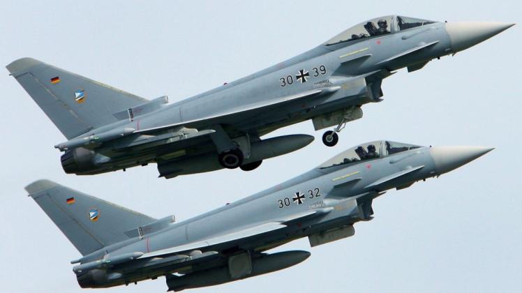 Zwei Eurofighter waren am Dienstag im Luftraum im Bereich Lingen mit Schallgeschwindigkeit unterwegs und versuchten dadurch einen lauten Knall. Symbolfoto: Bernd Wüstneck/dpa