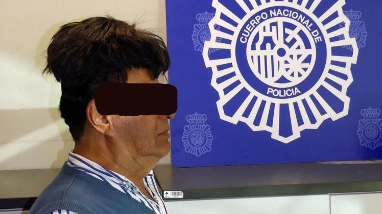 Koks-Kopf: Zollbeamte schnappten einen einfallsreichen Drogenkurier am Flughafen von Barcelona. Foto: dpa/Policia Nacional