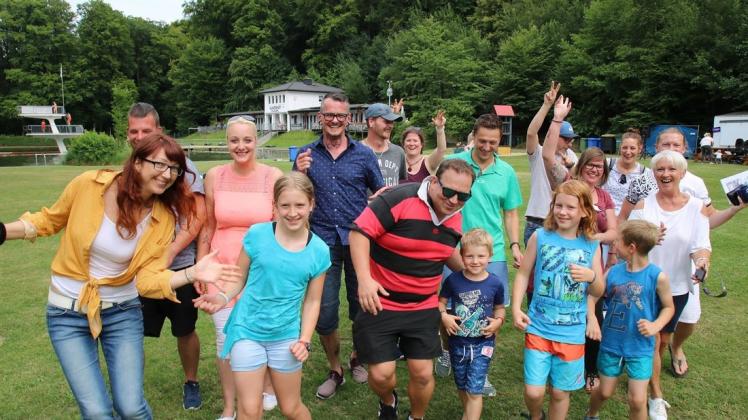 „Tanz ins Leben“: Rund 20 Helfer engagierten sich mit der Charity-Party für ihre Freundin Justyna. 
Foto: Petra Pieper