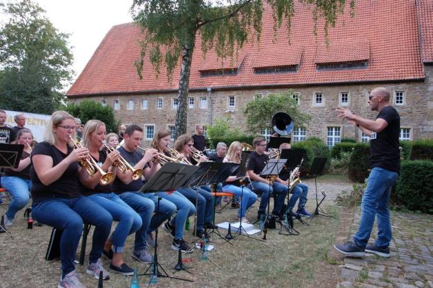 Lokalmatadoren: Das Orchester Rote Heide spielte und wird auch bei der Reggae Jam wieder dabei sein. Foto: Margarete Hartbecke