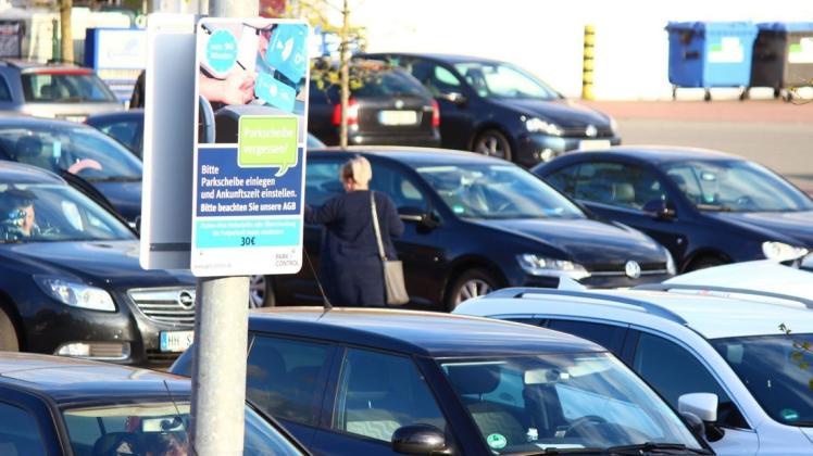 Auf immer mehr privaten Stellflächen werden die Parkplätze überwacht. In der Debatte hat sich jetzt die Verbraucherzentrale Niedersachsen zu Wort gemeldet. Archivfoto: Frederik Grabbe