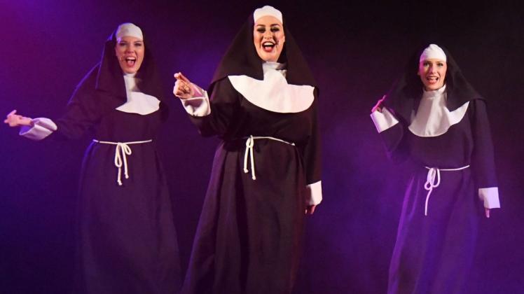Die Nonnen aus Sister Act begeisterten das Publikum. Foto: Siegfried Wistuba
