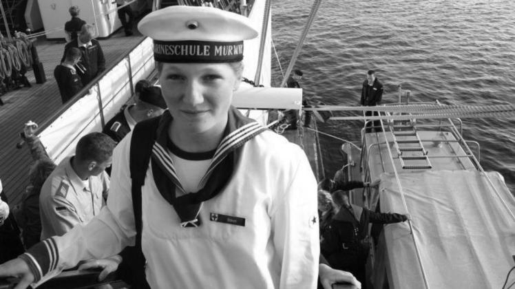 Marine-Kadettin Jenny Böken im Jahr 2008 an Bord des Segelschulschiffes Gorch Fock.