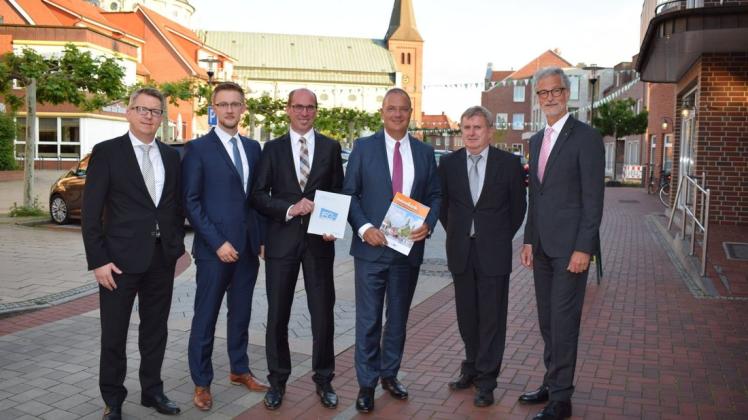 Bei der Mitgliederversammlung der OVB in Haren: (v. l.) Joachim Fecht, Mathias Hanneln, Georg Möller, Holger Franz, Franz Lohmann und Folkmar Ukena. 