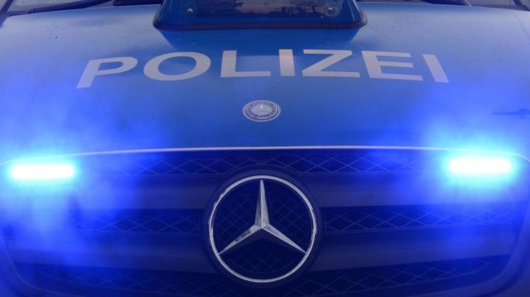Wie die Polizei berichtet, haben bisher unbekannte Täter in Fürstenau gleich drei wertvolle Autos aus einer Garage gestohlen. Symbolfoto: dpa