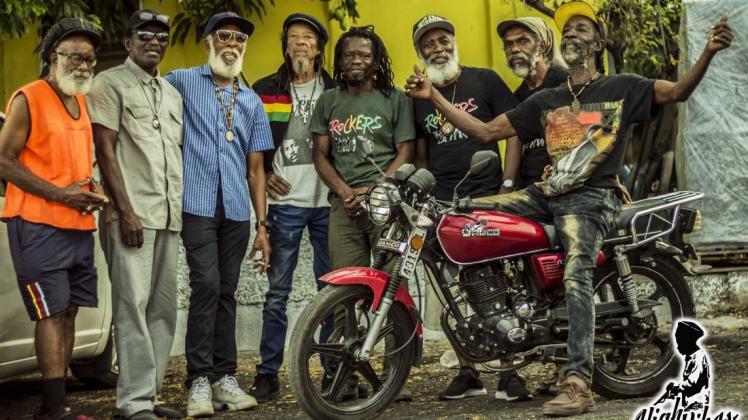 Vor 40 Jahren spielten sie  Reggae-Kultfilm "Rockers" mit. Die Reggae Jam bringt die Musiker um Leroy Wallace (rechts) nach Deutschland. Foto: High Vibes