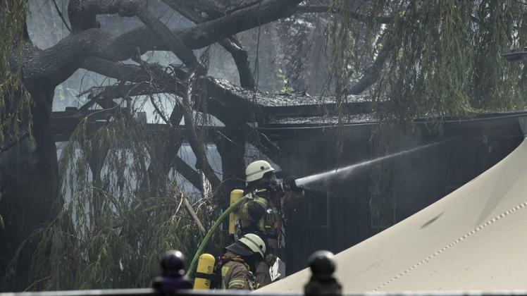 Mit 70 Kräften war die Berliner Feuerwehr vor Ort. Foto: picture alliance/dpa