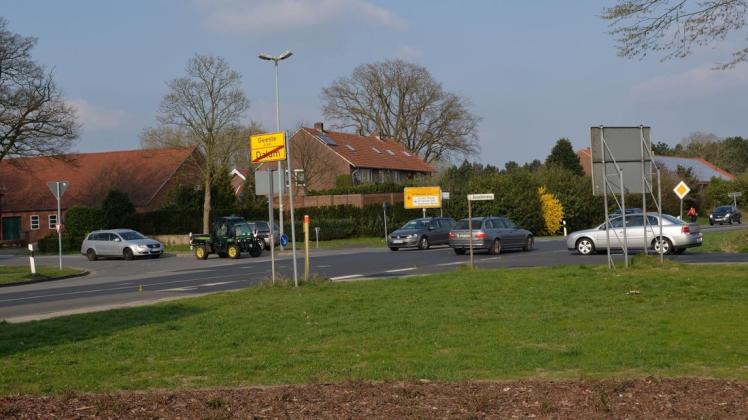 Platz für den Umbau der Kreuzung L 48 / L 67 / Busackerweg in Geeste-Dalum ist ausreichend vorhanden. Foto: Manfred Fickers