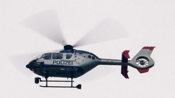Bei der Sucher nach dem 57-Jährigen in Ramsloh kam auch ein Polizeihubschrauber zum Einsatz. Symbolfoto: Hendrik Schmidt/dpa