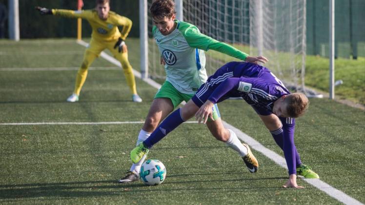 Steht vor einem Wechsel zu SFL: VfL-Talent Gianluca Przondziono (vorne). Archivfoto: Swaantje Hehmann