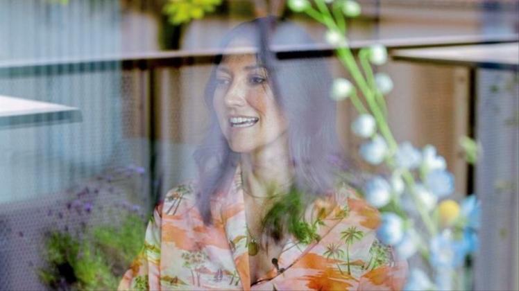 Charlotte Roche plaudert mit ihrem Mann über ihre Beziehung. 