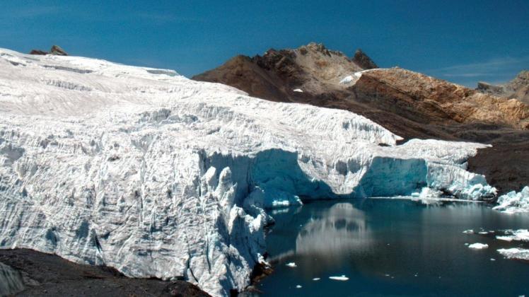 Der Pastoruri-Gletscher im Huascarán Nationalpark Peru liegt auf 5000 m Höhe im Süden der Cordillera Blanca, der „weißen Gebirgskette“. Diese Region beheimatet die meisten tropischen Gletscher der Welt – insgesamt 660 auf einer Fläche von 700 Quadratkilometern.Foto: WDR/Light & Shadow GmbH.