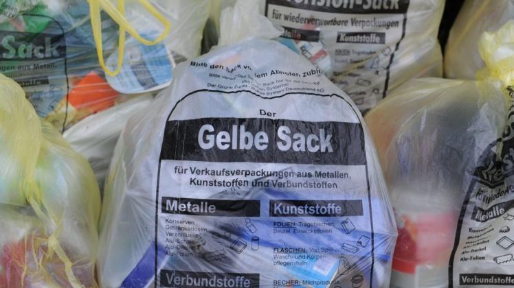 Wegen eines personellen Engpasses bei der Awigo sind in Berge und Nortrup die gelben Säcke mit Verpachungsmüll stehengeblieben. Symbolfoto: Patrick Seeger dpa