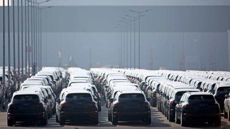 Tausende Porsche Cayenne ruft der Hersteller zurück. Symbolfoto: dpa/Jan Woitas