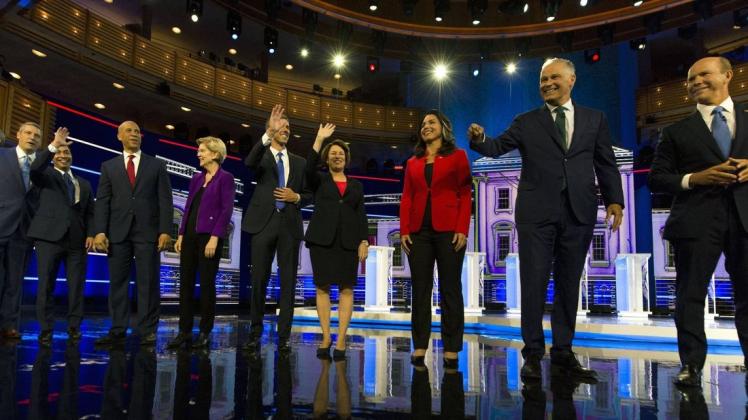 In einer ersten TV-Debatte haben sich zehn Kandidaten gemessen. 