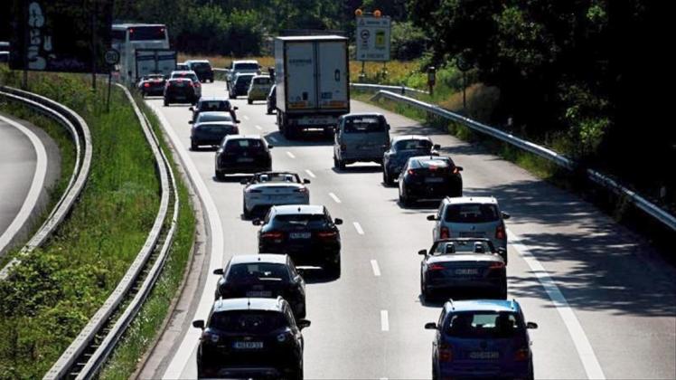Potentielle Stresssituation Stau: Mögliche Zusammenhänge zwischen Hitzewellen und Gewalt sind in Deutschland aus Sicht eines Experten weitgehend unerforscht. 