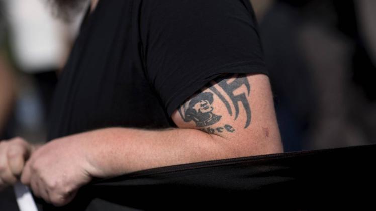 25.000 Namen stehen auf einer mutmaßlichen Feindesliste von Rechtsextremisten. Symbolbild: imago images/Stefan Boness/Ipon
