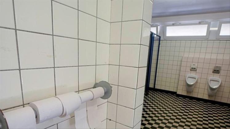 Die Toilette verstopft, das Urinal überlaufen, der Klorollenhalter leer - ganz normale Zustände auf Schultoiletten bundesweit. 